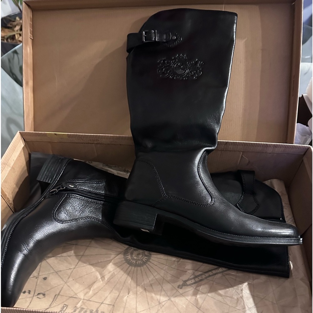 Black boots never worn